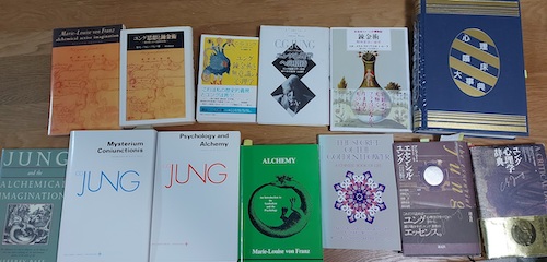 とーなんがこのコラムを書くために見た13冊の参考文献